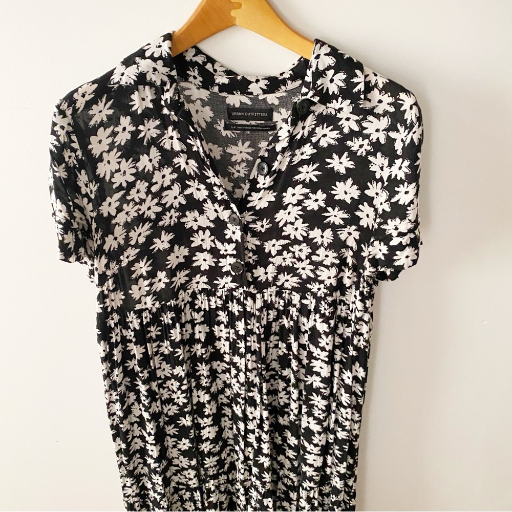 Urban Outfitters Black and White Floral MIDI Dress - Picture 2 of 7